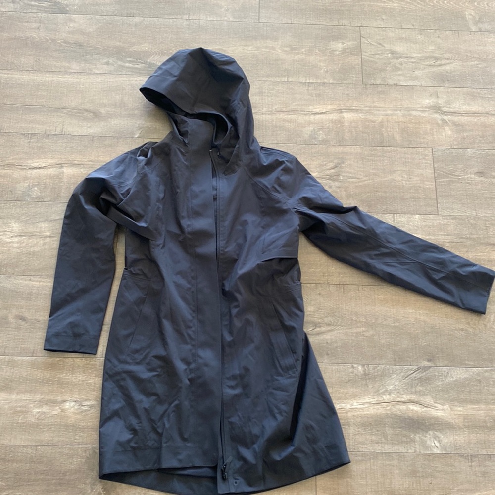Lululemon ‘Like New’ Rain Rebel Jacket 6